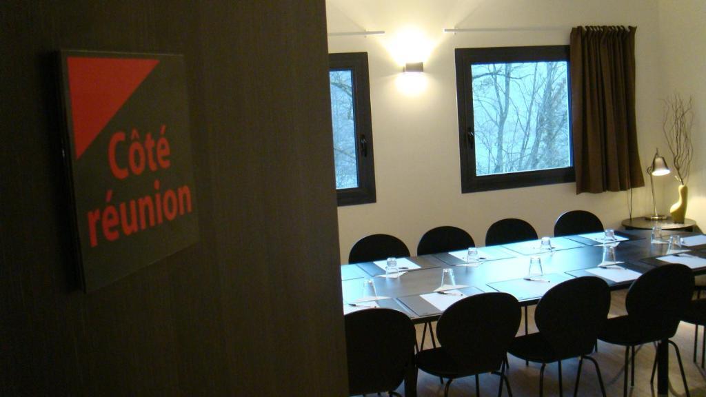 Cote Hotel Legny Екстер'єр фото
